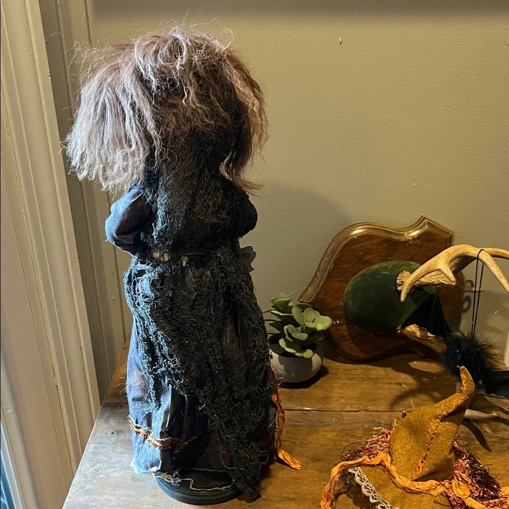 ๐ She is LOVELY & RARE Original 2021 Lulu Lancaster UMBRA the Wickety Witch! ๐ - Picture 9 of 16